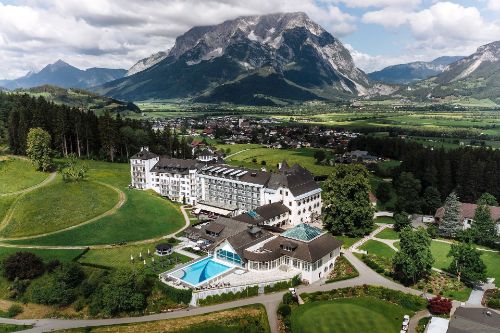 Hotel Schloss Aerial